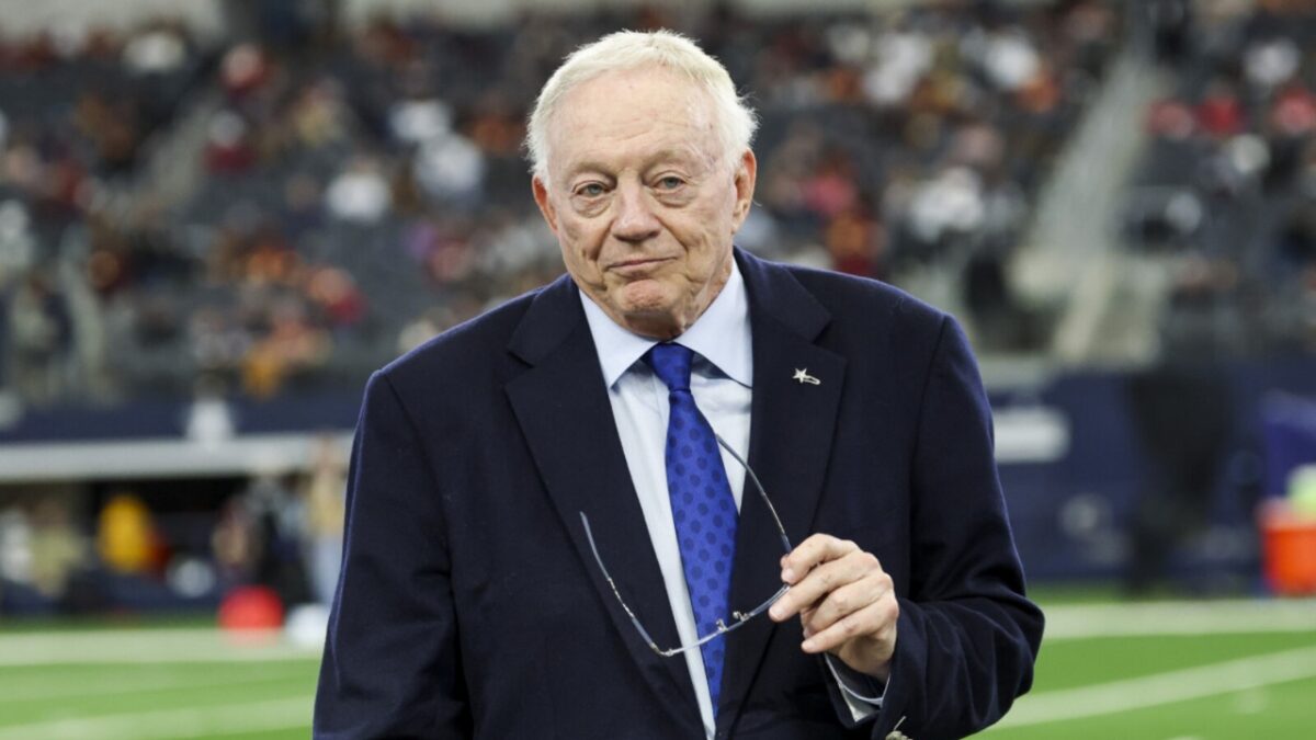 Stephen A. Smith Calls Out Jerry Jones’ Delusional Take on Cowboys’ Playoff Hopes 1 Stephen A. Smith Calls Out Jerry Jones’ Delusional Take on Cowboys’ Playoff Hopes
