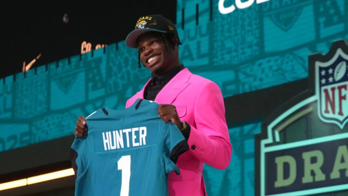 Travis Hunter Shuts Down Reporter Who Questioned Why He Got Baptized Before NFL Game 1 Travis Hunter Shuts Down Reporter Who Questioned Why He Got Baptized Before NFL Game