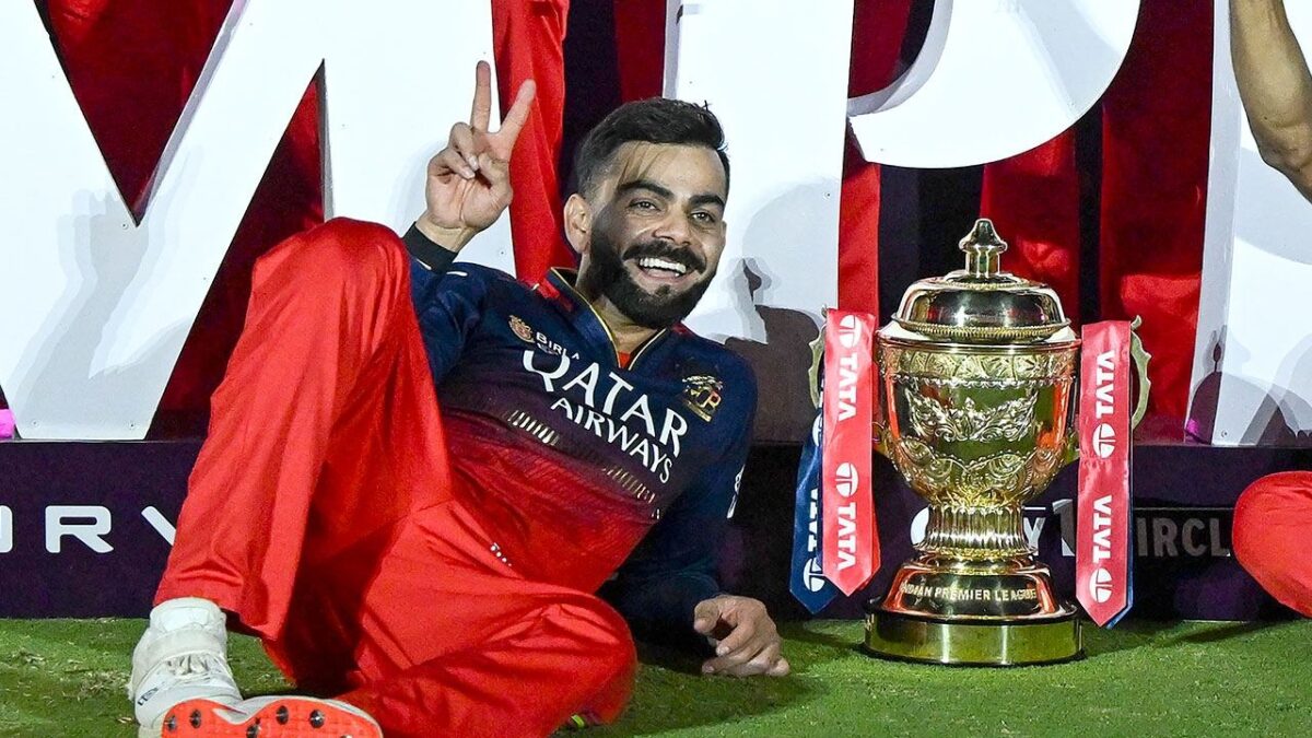 Dinesh Karthik Confirms Virat Kohli is “Serious” About Playing the 2027 World Cup Amid Retirement Talks 1 Virat Kohli RCB agreement