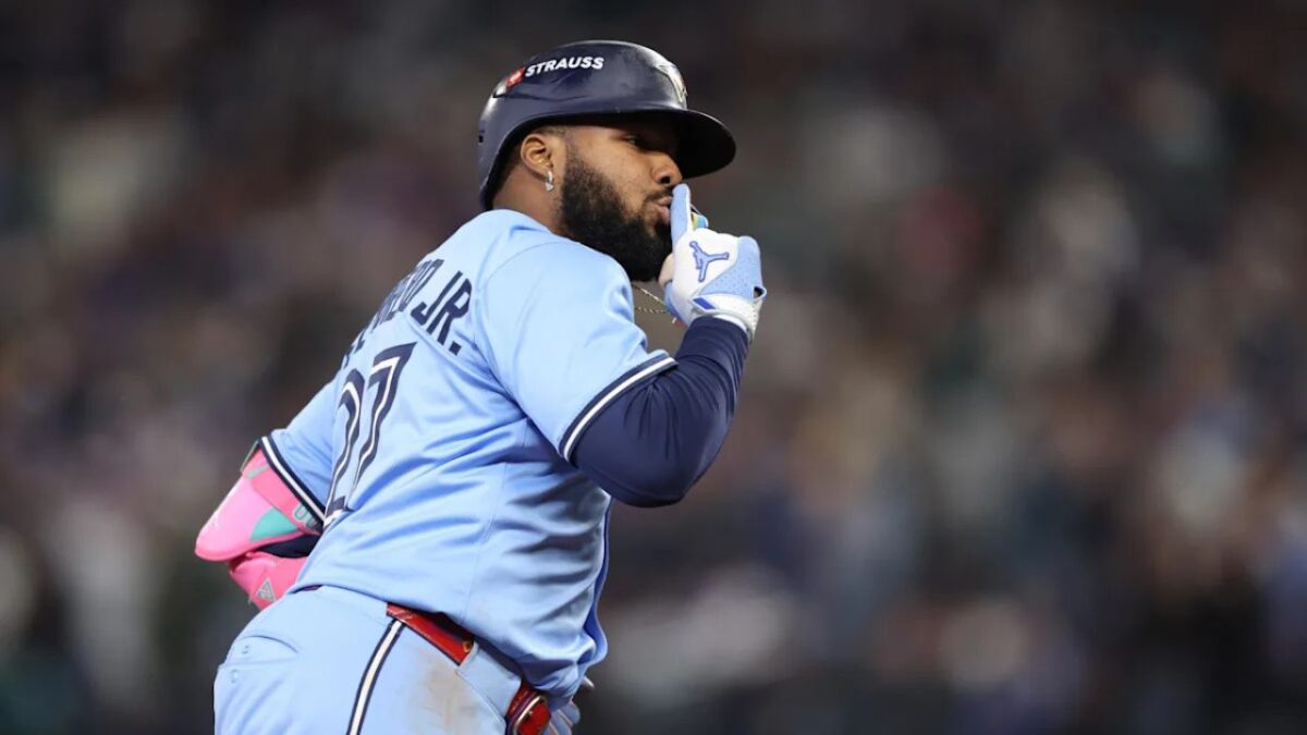 Vladimir Guerrero Jr. hit a home run in the 1st inning of Game 5 against the Dodgers