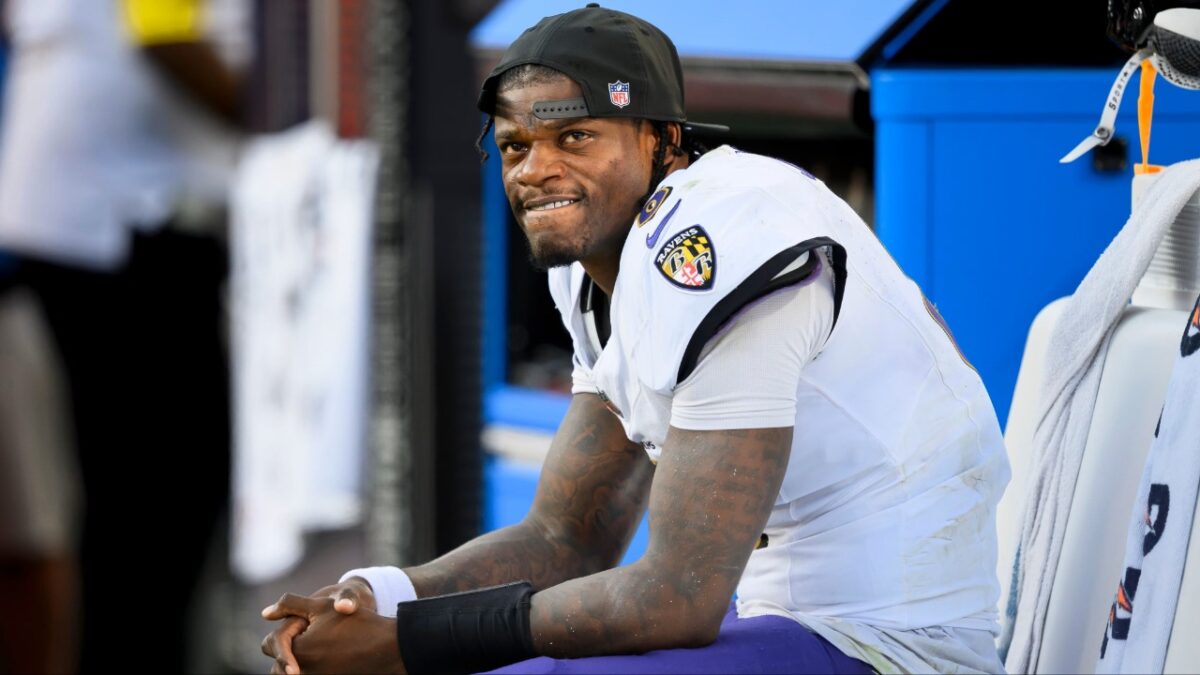 Ravens Reportedly Remove Several "Distractions" from Locker Room After Unexpected 1-5 Start to the Season 1 Lamar Jackson is not yet cleared to play