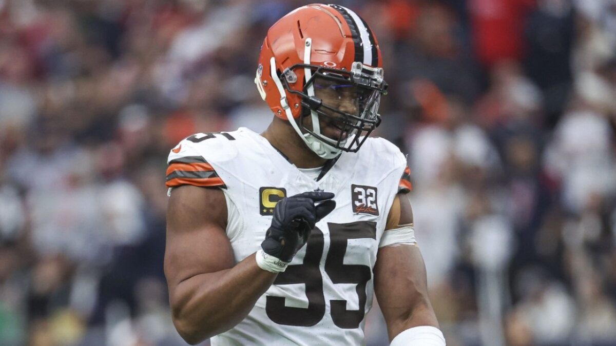 (Video) Myles Garrett Smashes His Helmet in Frustration After Browns' Humiliating Loss to Patriots Despite Historic 5-Sack Outing 1 (Video) Myles Garrett Smashes His Helmet in Frustration After Browns' Humiliating Loss to Patriots Despite Historic 5-Sack Outing