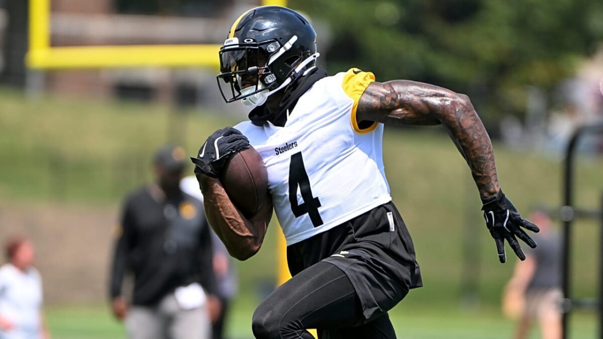 (Video) DK Metcalf Tried Poking Packers LB in the Eye When Steelers Trailed by 10, Gets Penalized 1 (Video) DK Metcalf Tried Poking Packers LB in the Eye When Steelers Trailed by 10, Gets Penalized