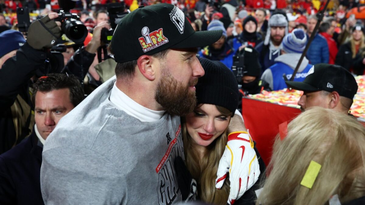 Travis Kelce Scripts NFL History by Joining Antonio Gates, Tony Gonzalez, Rob Gronkowski and Jimmy Graham in Elite List

taylor swift commanders 