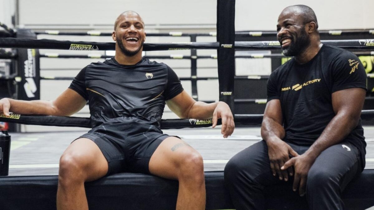 Ciryl Gane is Going Viral for Highlight Reel of 'Dirty Moves' After Poking Tom Aspinall in the Eye 1 Fernand Lopez weighs in on Ciryl Gane's performance at UFC 321