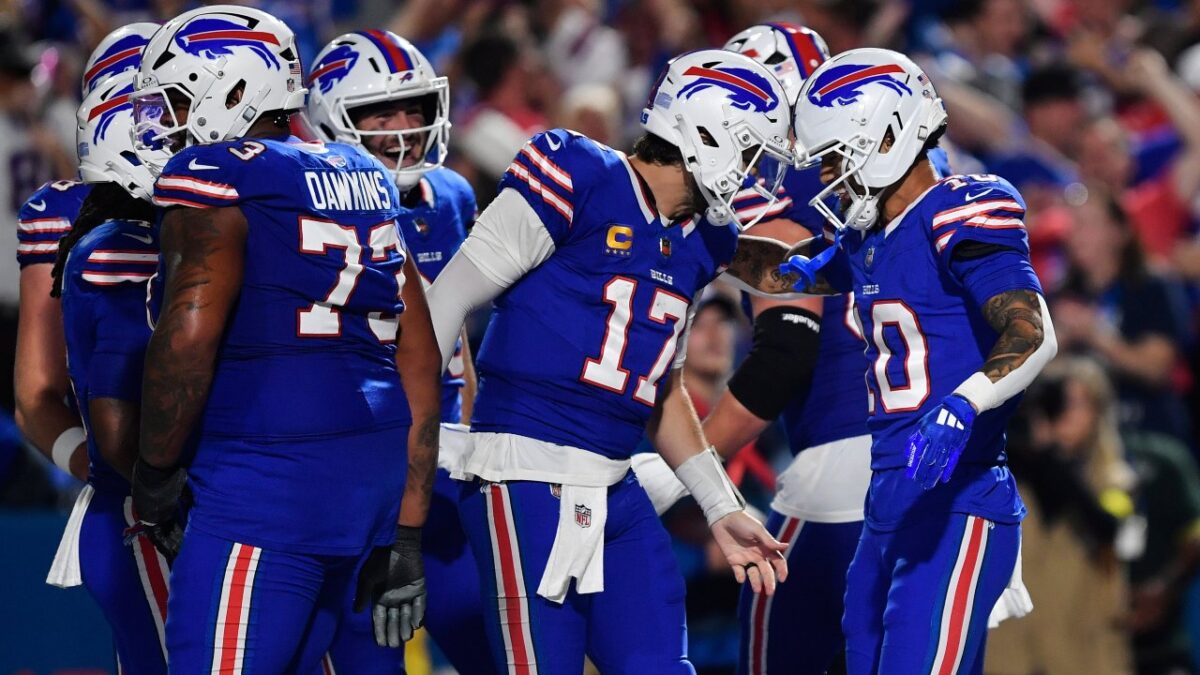 'Frustrated' Josh Allen Will Struggle Against Resurgent Patrick Mahomes and Chiefs, Says Dan Orlovsky 1 Josh Allen and his Bills offense have to rediscover their form