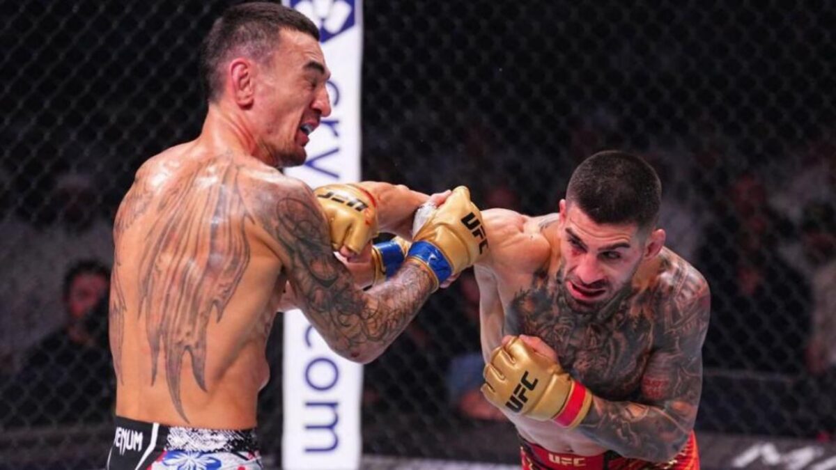 Ilia Topuria knocks out Max Holloway at UFC 308