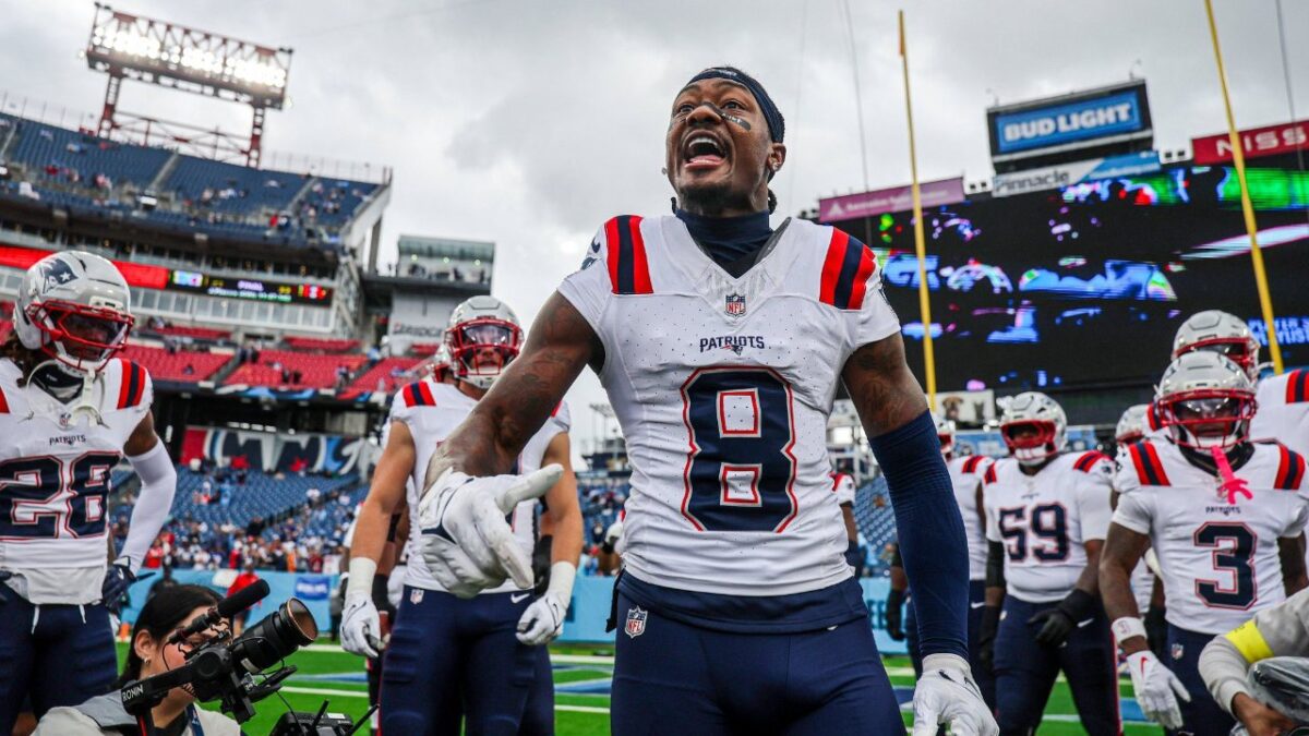 Cardi B Joins Robert Kraft to Watch Boyfriend Stefon Diggs' Patriots Win 6th Straight 1 Stefon Diggs believes Patriots offense struggled in 2nd half