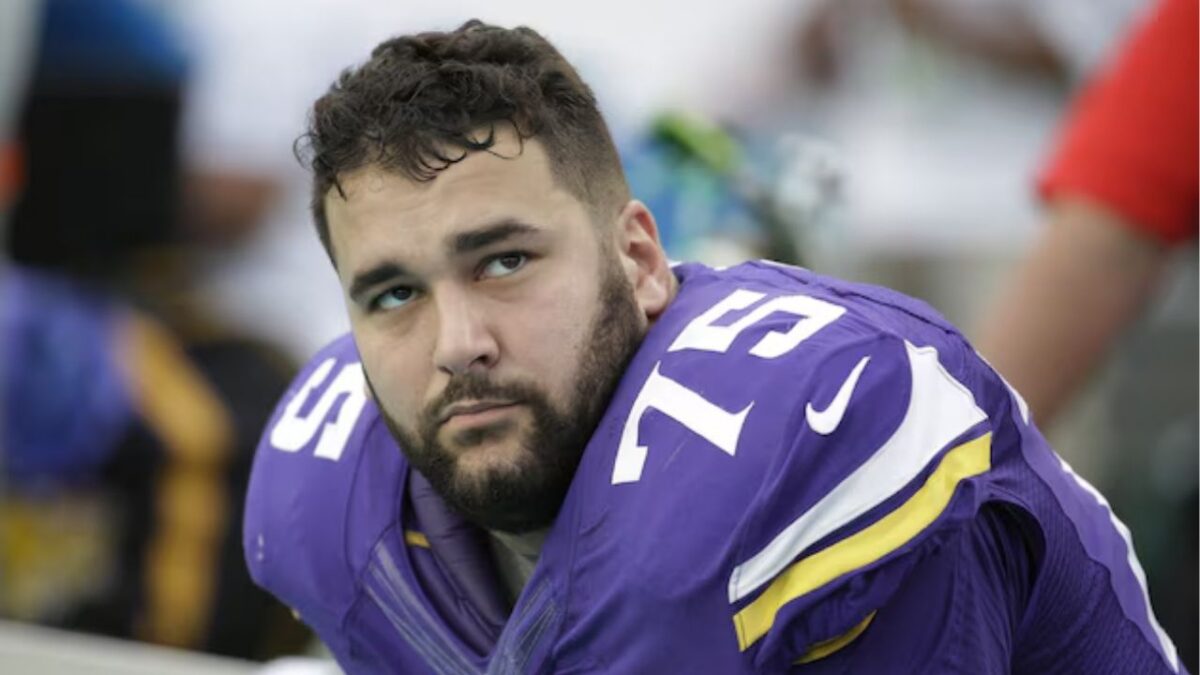 NFL Star Matt Kalil's Ex-Wife Cites Intimacy Issues as Reason for Divorce 1 Matt Kalil