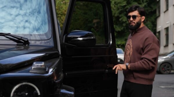 Arman Tsarukyan shows off new apartment