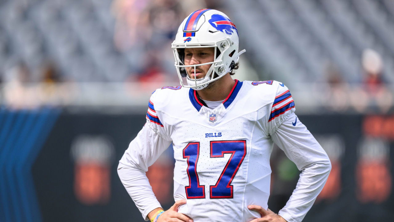 Josh Allen’s 2 Turnovers in Blowout Loss to Dolphins Has Fans Questioning His Place in MVP Race – “Not That Guy”