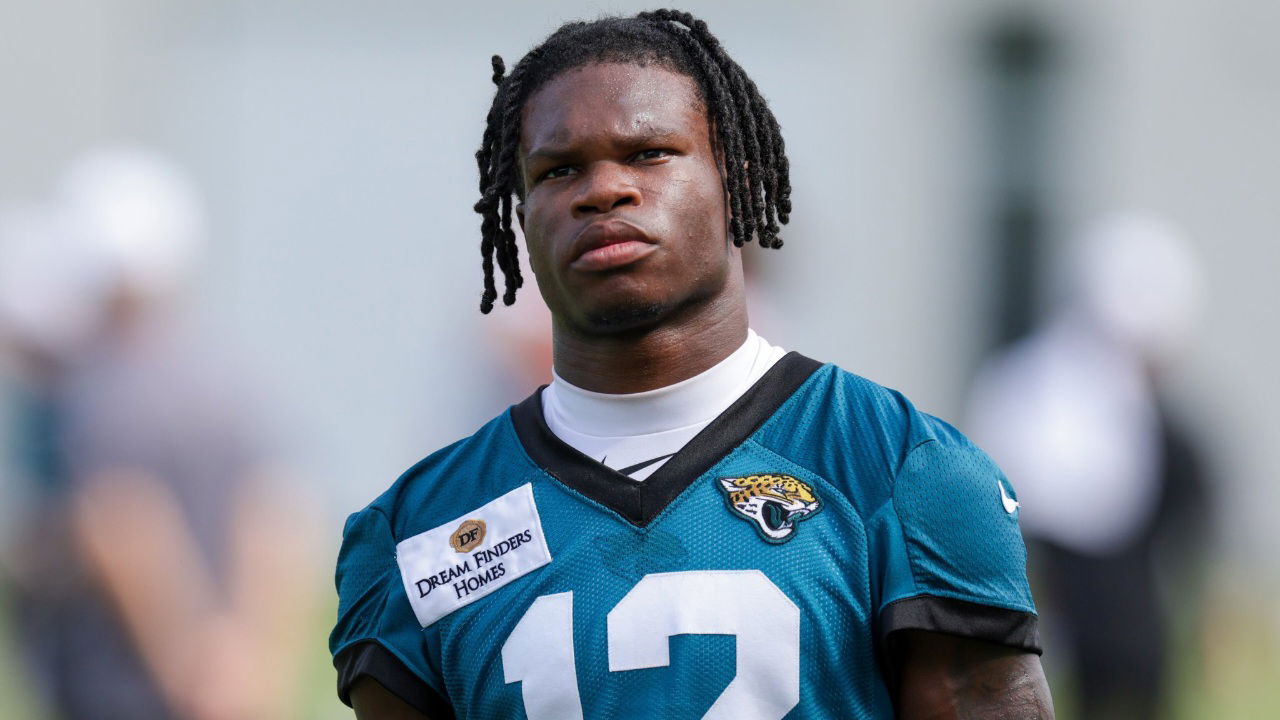 Travis Hunter’s Rookie Season Ending Early Sparks Debate on 2-Way Role – “Didn’t Even Last Half a Season”