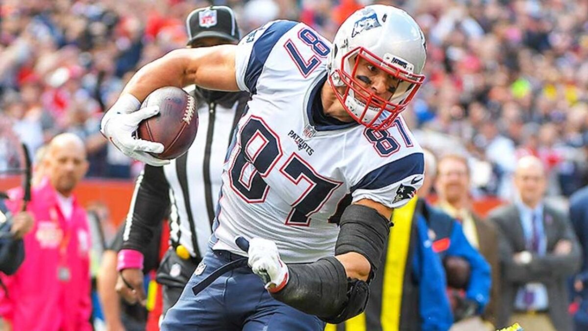 Rob Gronkowksi, Who'll Sign a 1-Day Contract to Retire as a Patriot, Asks Robert Kraft for a Signing Bonus