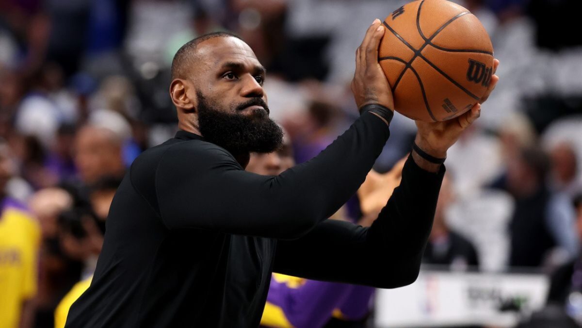 Stephen A. Smith Loses It After Fan's 'Dirty' Accusation Involving LeBron James 1 LeBron James working towards his 2025-26 debut