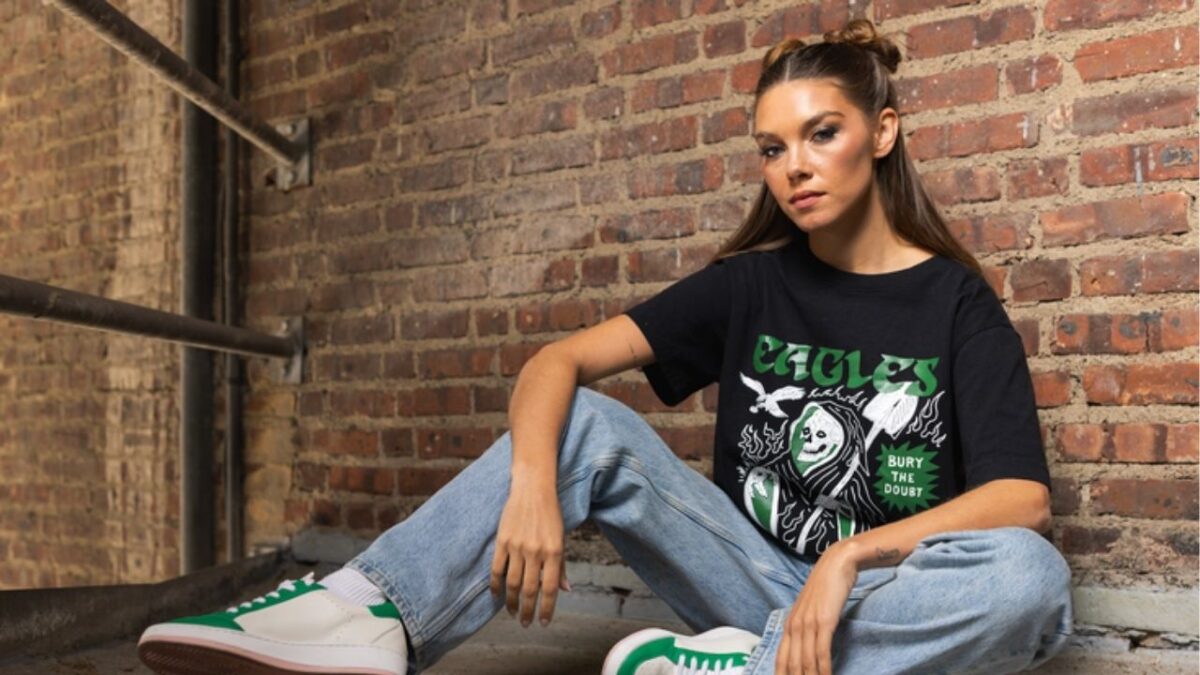 'Possessive' Kylie Kelce Gives Friendly Warning to Fans Over Comments on Jason Kelce’s Photos 1 Underdog Appeal HeavySlime