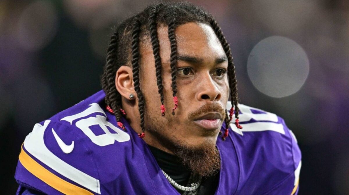 (Video) Justin Jefferson's Extreme Frustration During Bears Game Indicates He's Losing Patience With JJ McCarthy 1 (Video) Justin Jefferson's Extreme Frustration During Bears Game Indicates He's Losing Patience With JJ McCarthy