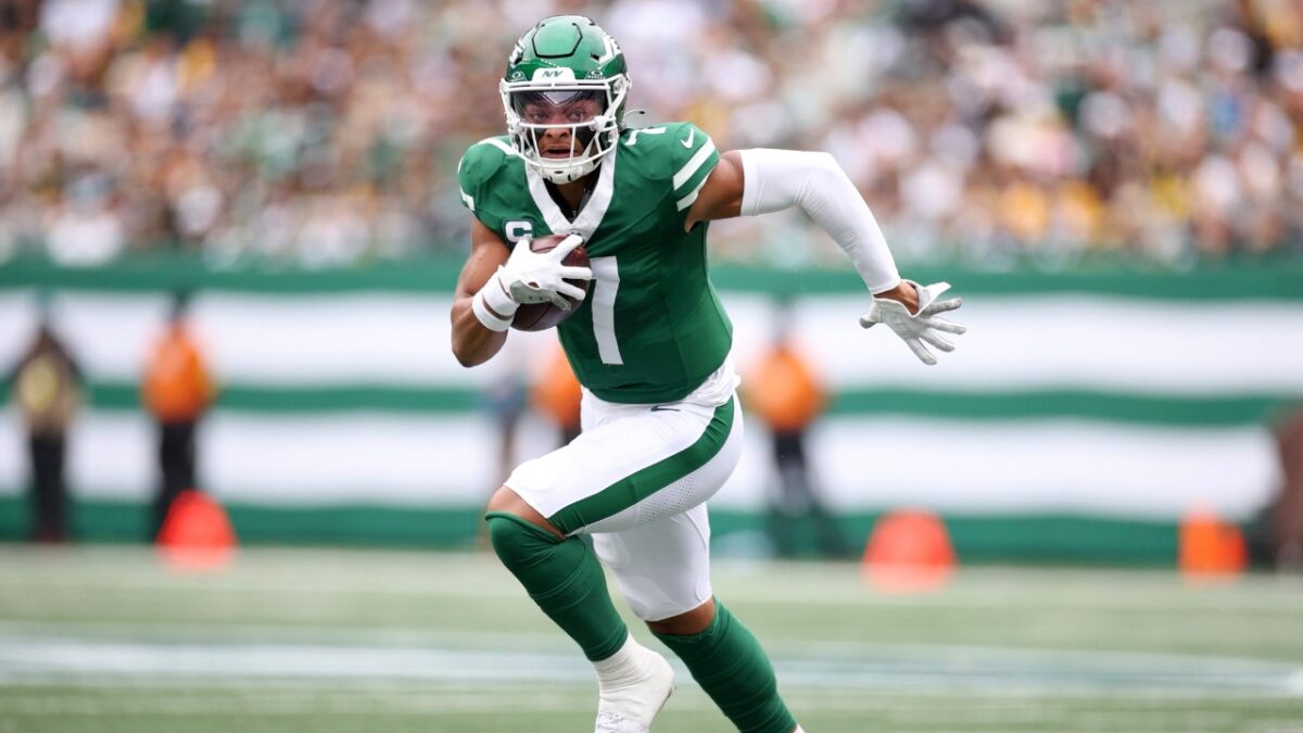 Justin Fields' passing game is not as good as his running game