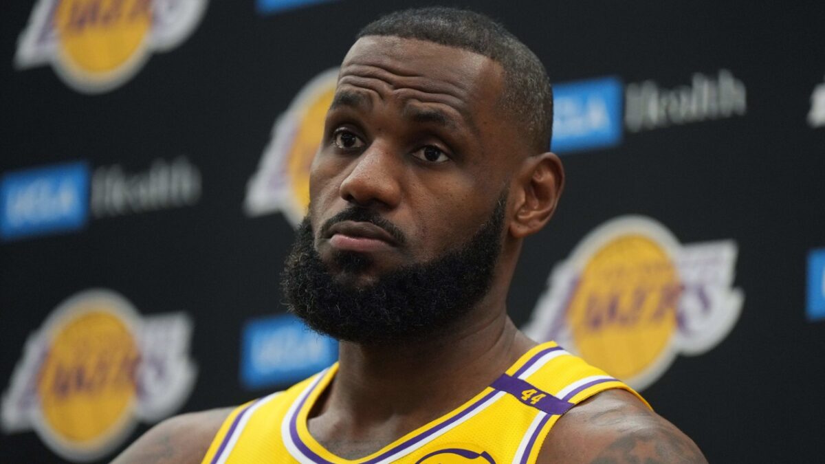 "He Looks Really Slim" - LeBron James' Physique on Return to Practice Has Fans Worried 1 LeBron James