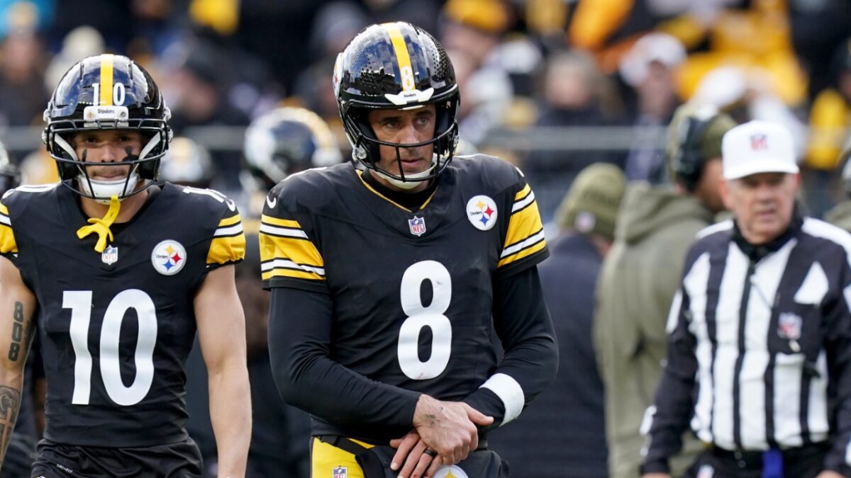 Aaron Rodgers wants to play against Bears with fractured wrist