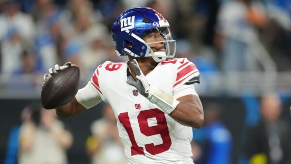 Jameis Winston’s Unreal Catch, Stiff-Arm and Score Leaves Fans Stunned – “Easily Play of The Year”