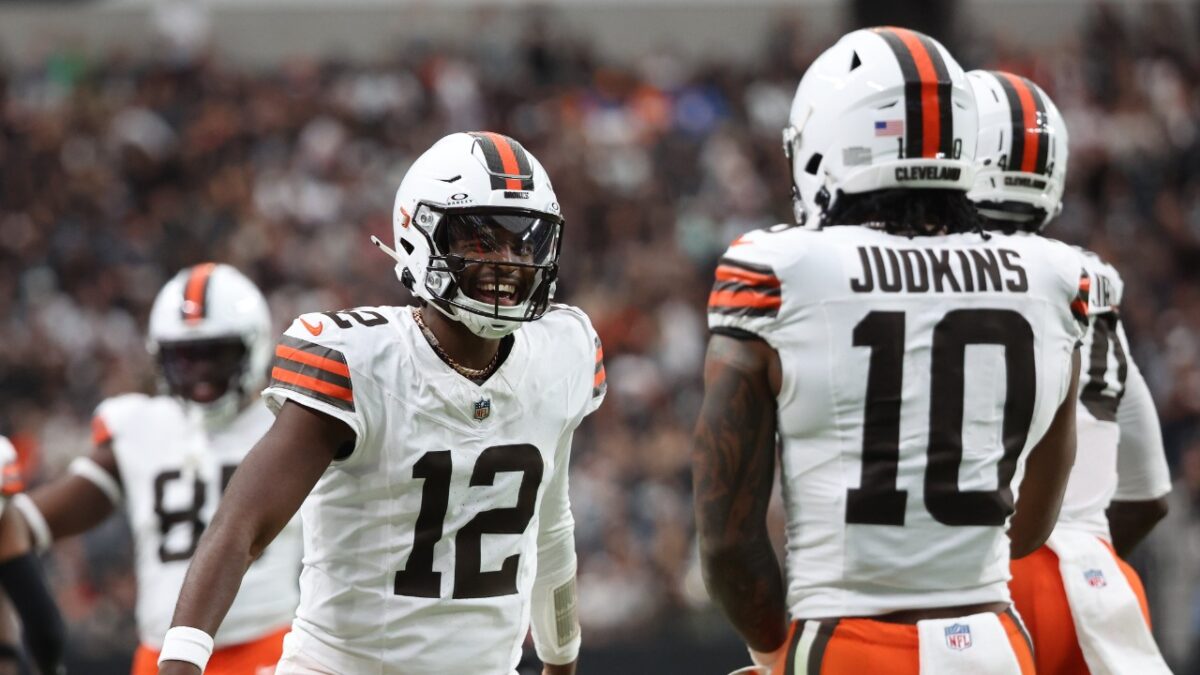 Browns players seemingly want Shedeur Sanders to lead them
