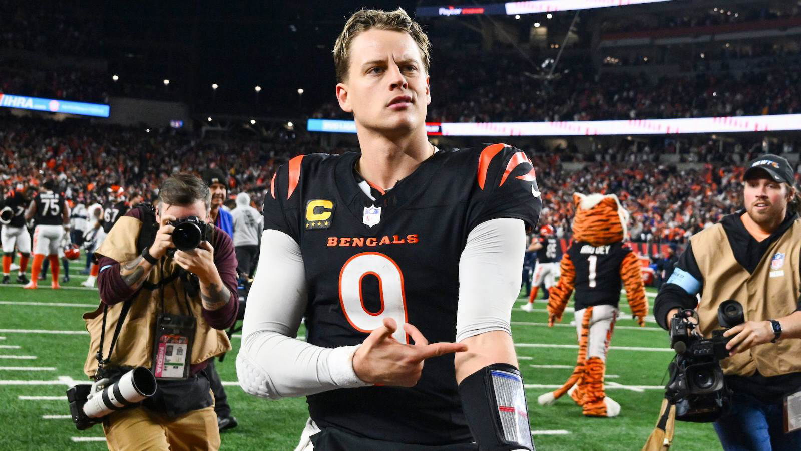 NFL Using Batman Analogy To Promote Joe Burrow’s Return Does Not Sit Well With Fans – “3-8. Stay In The Cave”