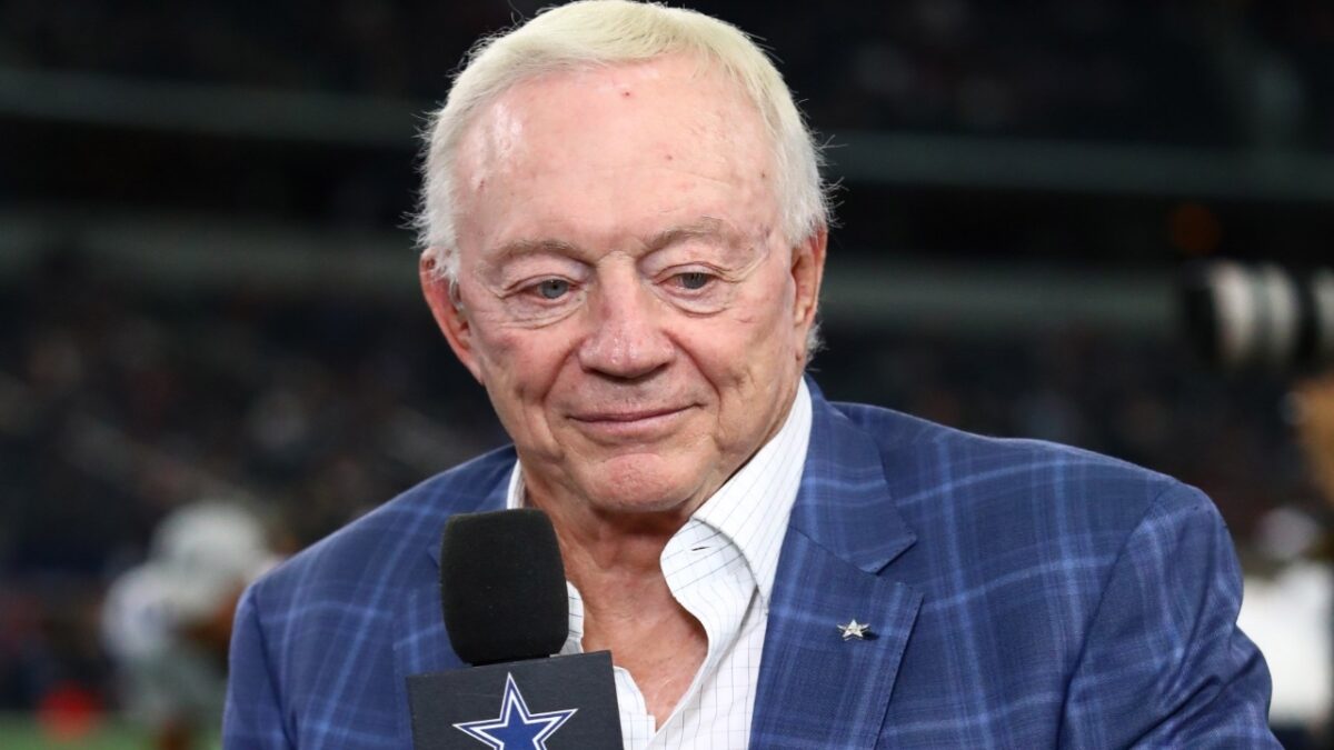 Why Randy Moss Wasn't Drafted by Cowboys Despite Jerry Jones’ Promise 1 Why Randy Moss Wasn't Drafted by Cowboys Despite Jerry Jones’ Promise