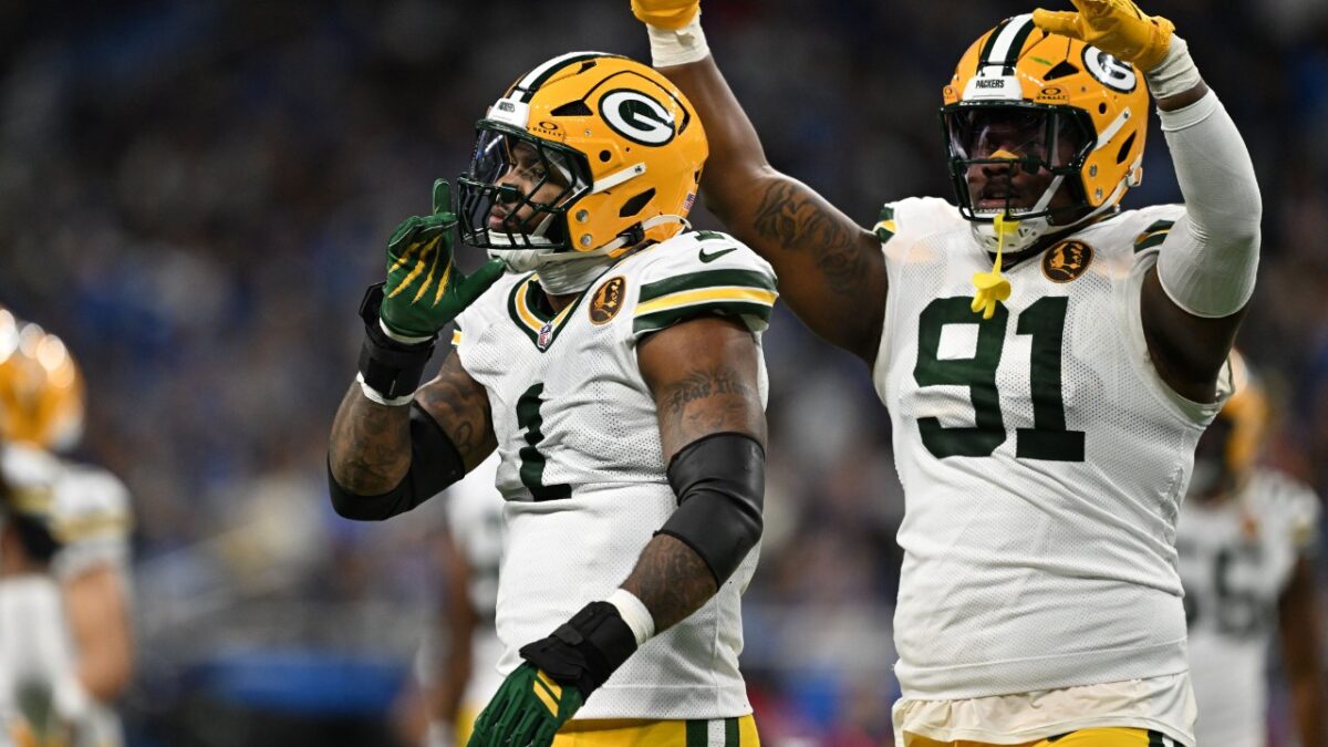 Micah Parsons Enjoys 'Much Improved' Turkey After Season-Best 2.5 Sack Performance 1 Micah Parsons celebrating after a sack