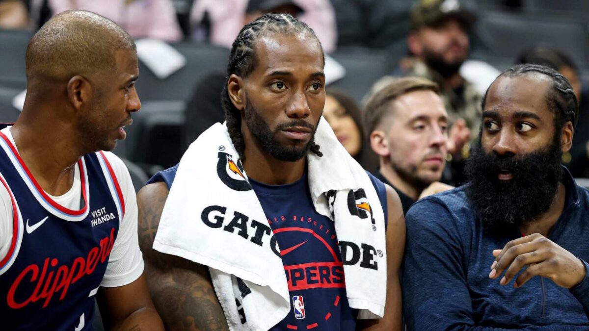 Ty Lue Labels Chris Paul a 'Misfit' as Reports Surface of Guard Criticizing Clippers 1 Chris Paul with his former Clippers' teammates