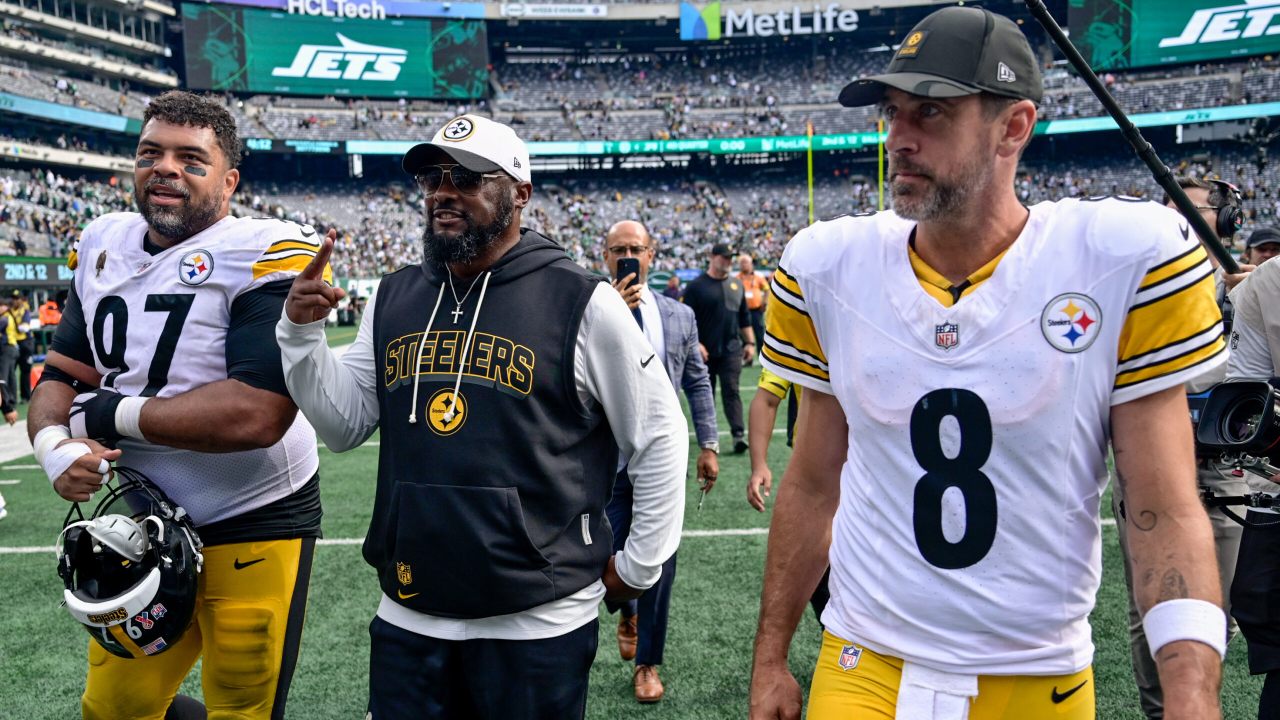 Aaron Rodgers Trolls Those Wanting Mike Tomlin Fired After Win Over Ravens: “Shut The Hell Up For A Week”