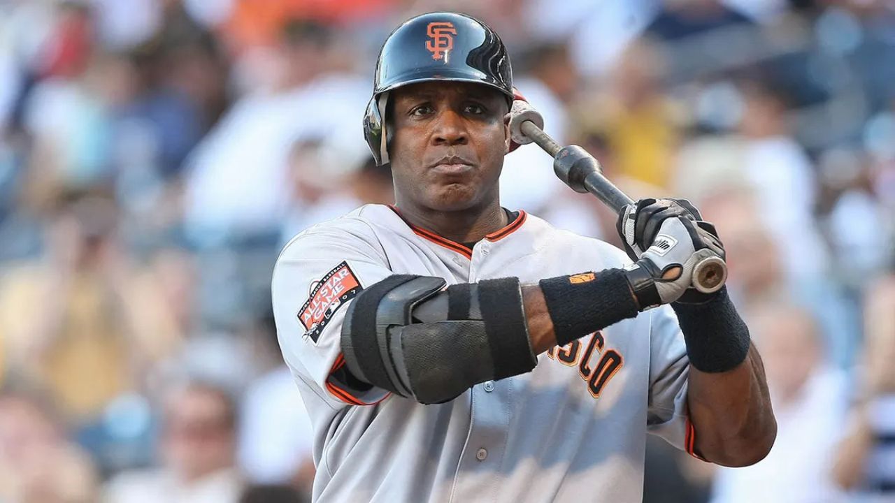 Barry Bonds Getting Snubbed from MLB Hall of Fame on Contemporary Era Ballot Leaves Fans Fuming: “What a Joke”
