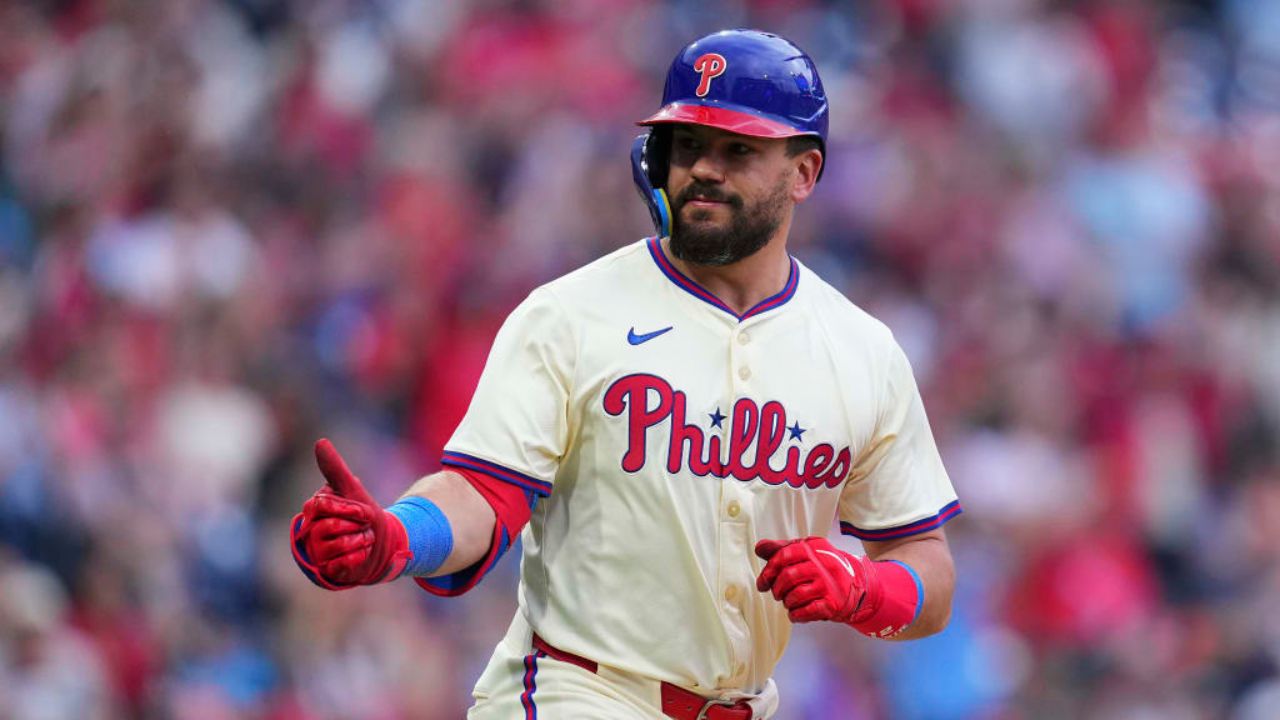 Kyle Schwarber Commits Future to Phillies Following 5-Year, $150 Million Deal