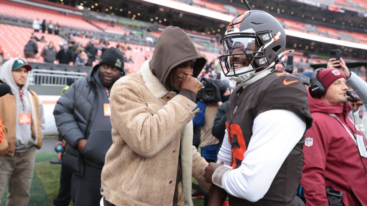 Kevin Stefanski Surprisingly Compares Shedeur Sanders With 'The Great QBs In The League' 1 Deion Sanders with son Shedeur