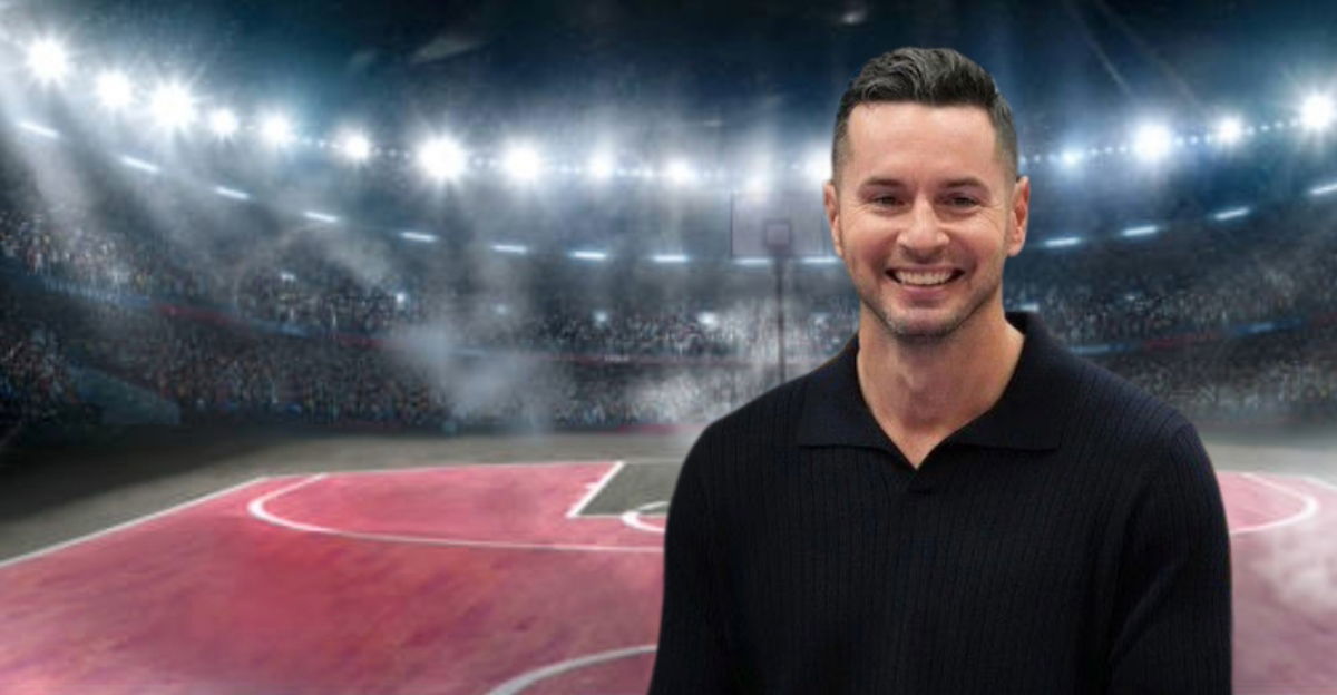 (Video) JJ Redick Caught Schooling NBA Referee Over Fouls During Lakers Vs. Spurs