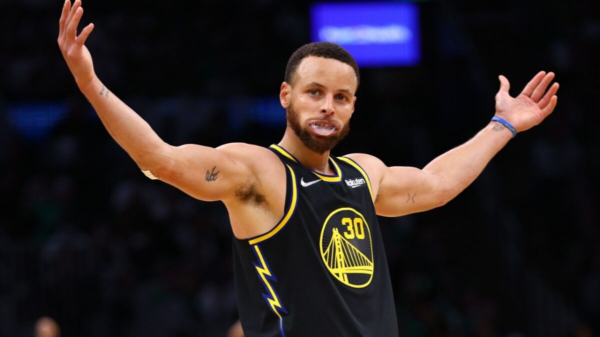 Stephen Curry Surpassed Kobe Bryant? NBA Experts Weigh In on Hot Debate 1 Stephen Curry