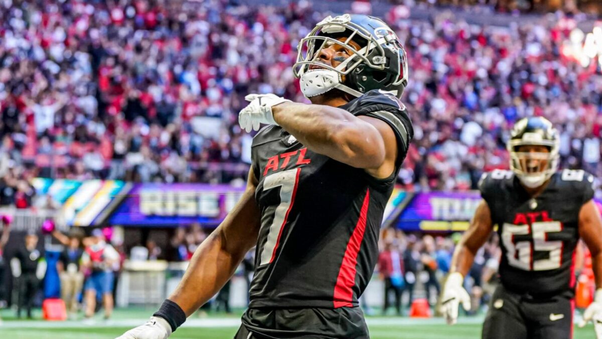 Bijan Robinson’s Historic Season Draws Bold Claim from Falcons Coach 1 Bijan Robinson’s Historic Season Draws Bold Claim from Falcons Coach