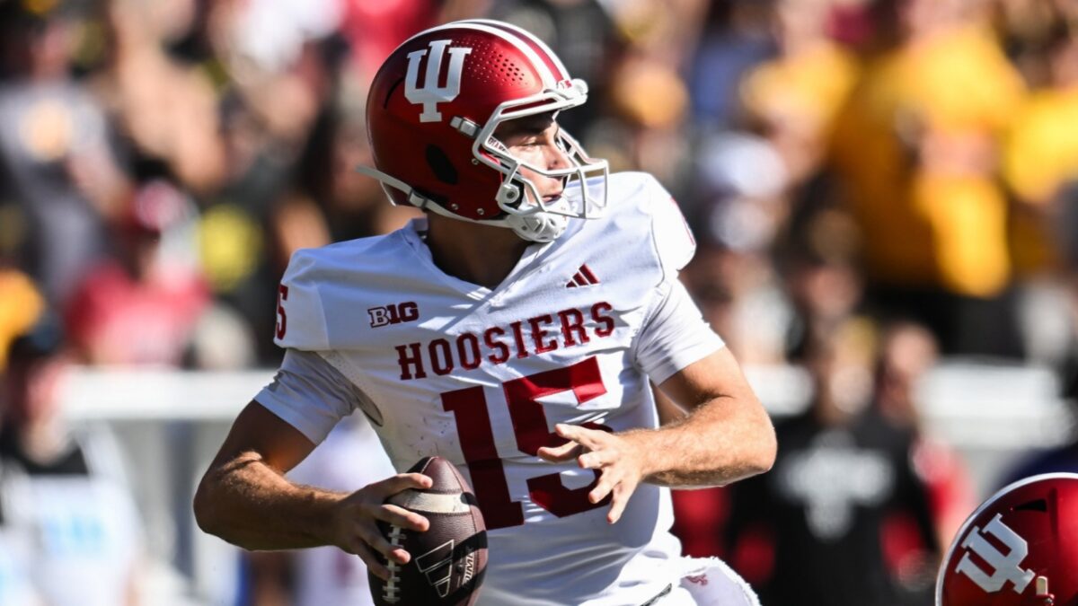 Fernando Mendoza Delivers Heisman Acceptance Speech in Spanish as Language Choice Debate Erupts - "Learn English" 1 Fernando Mendoza Delivers Heisman Acceptance Speech in Spanish as Language Choice Debate Erupts - "Learn English"