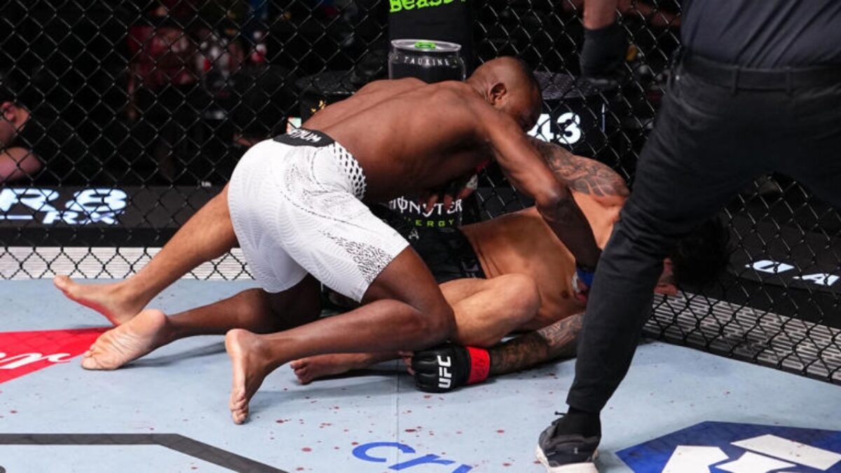 "Out Like a Light" - Fans Lose It After Manel Kape's Statement KO Win to End UFC's ESPN Era 1 Manel Kape vs Brandon Royval
