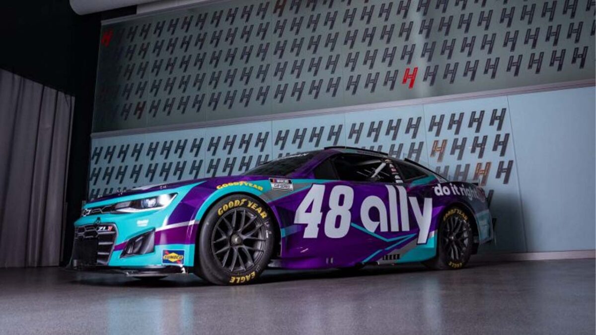 Alex Bowman Announces His Engagement with Longtime Girlfriend Chloe Henderson 1 Alex Bowman's 2026 Ally 48 Chverolet paint scheme (via NASCAR)