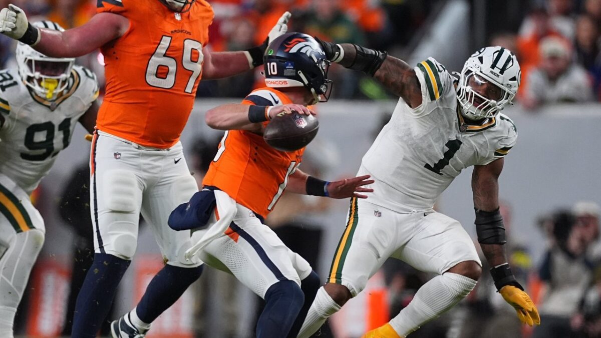 Ryan Clark Bizarrely Suggests Chasing Bo Nix Led Micah Parsons to Blow His Knee 1 The play when Micah Parsons injured his knee