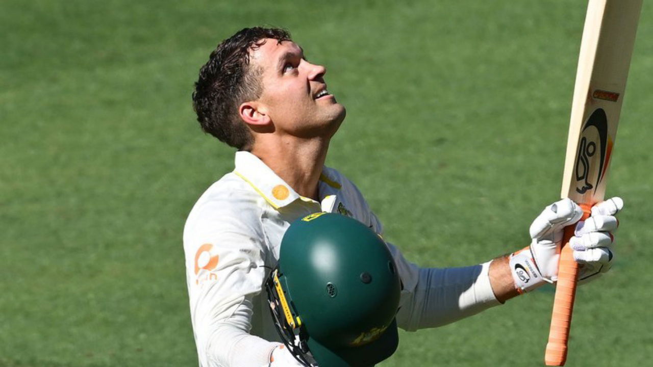 (Video) Alex Carey Gets Visibly Emotional After Scoring Maiden Ashes Ton in Adelaide