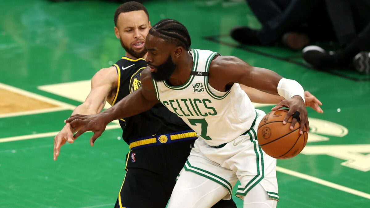Stephen Curry battling Jaylen Brown