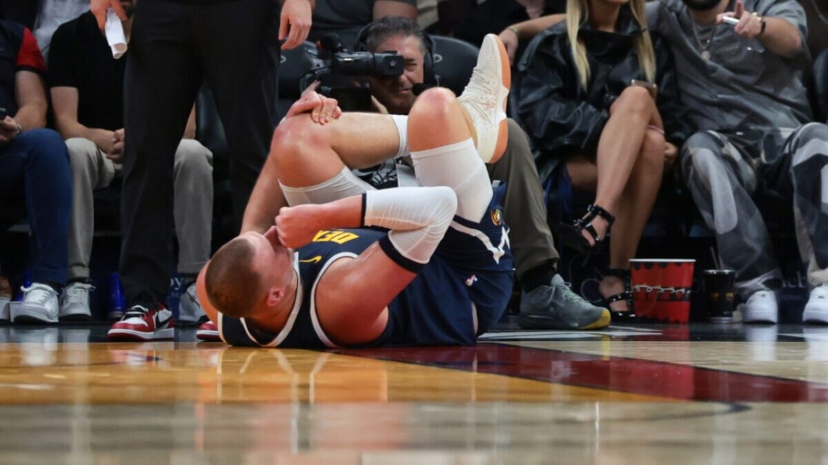 Nikola Jokic's knee injury could derail Nuggets' goals