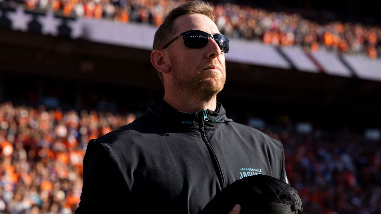 Liam Coen Being Consoled by Reporter After Bills’ Loss Throws Off LeSean McCoy and Fans – “This Ain’t Little League”