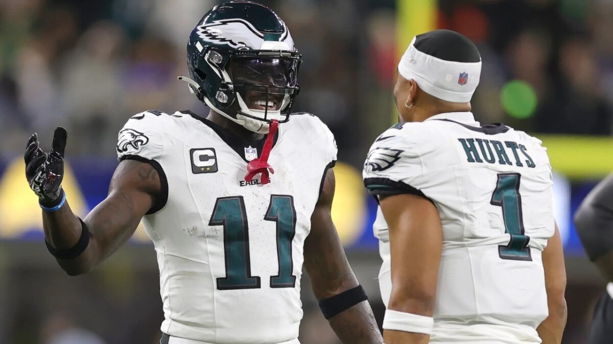 AJ Brown needs to get on the same page with Jalen Hurts