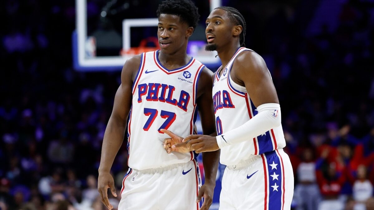 WATCH: Sixers Rookie VJ Edgecombe Boldly Argues With $204 Million Star Tyrese Maxey 1 VJ Edgecombe and Tyrese Maxey