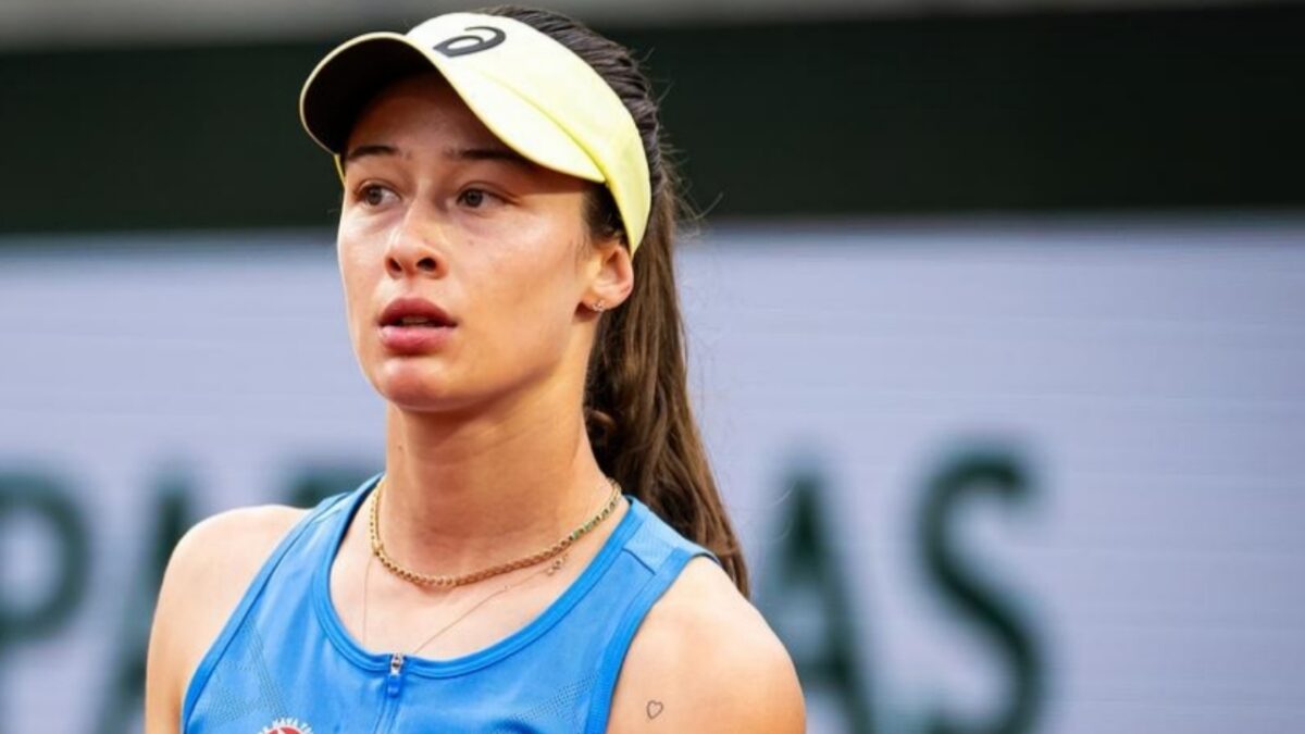 (Video) WTA Star Helps Fainting Ball Kid During Australian Open Match: "Important to Be Good Human Than Good Tennis Player" 1 Zeynep Sonmez