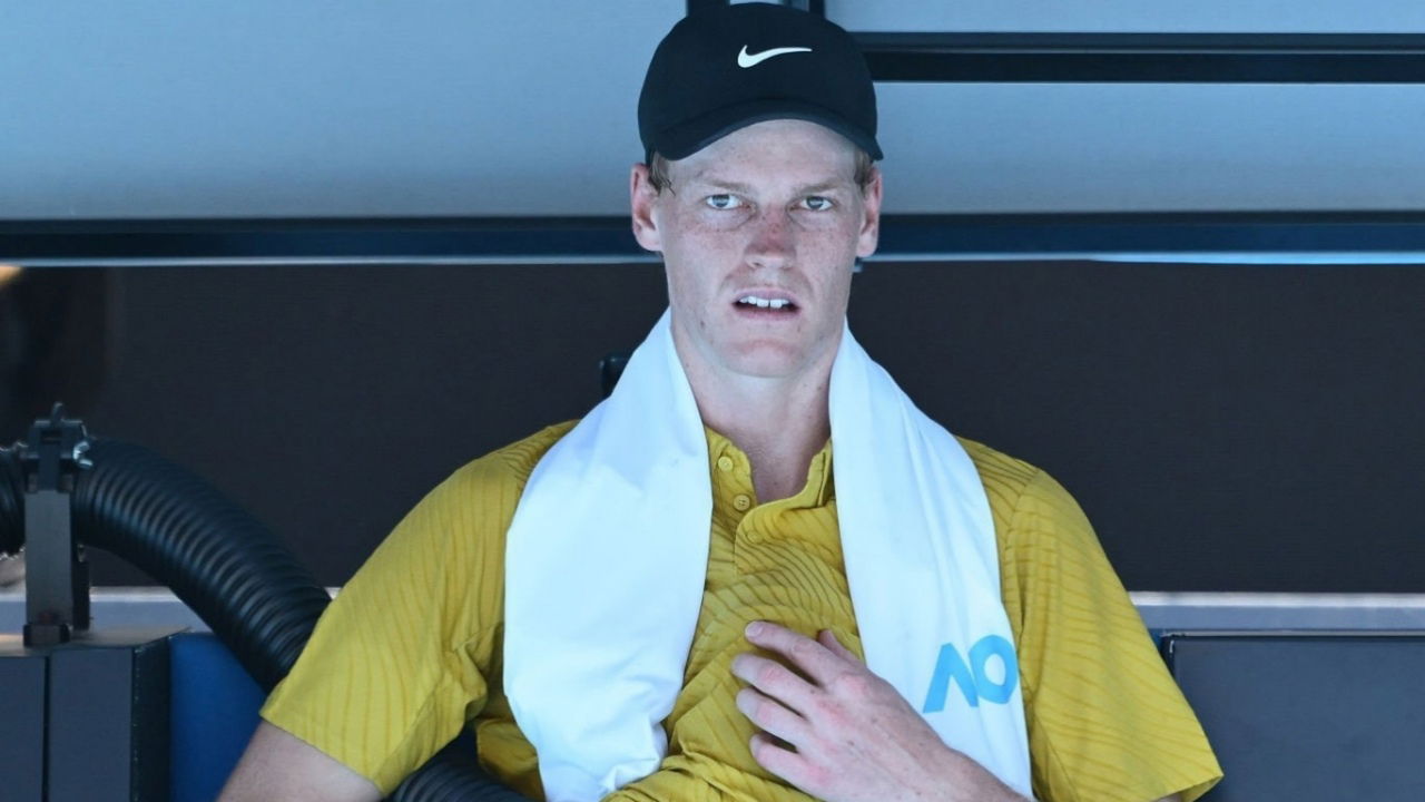 Former World No.1 Refuses to Buy Into Jannik Sinner’s Heat Rule Claims: “I Don’t Believe It”