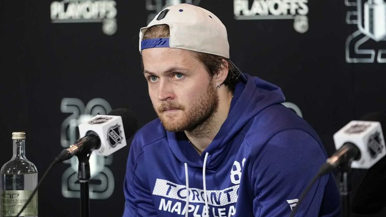 William Nylander Being Fined $5,000 for Obscene Gesture During Maple Leafs Game Has Fans Losing It: “This League Is a Joke”