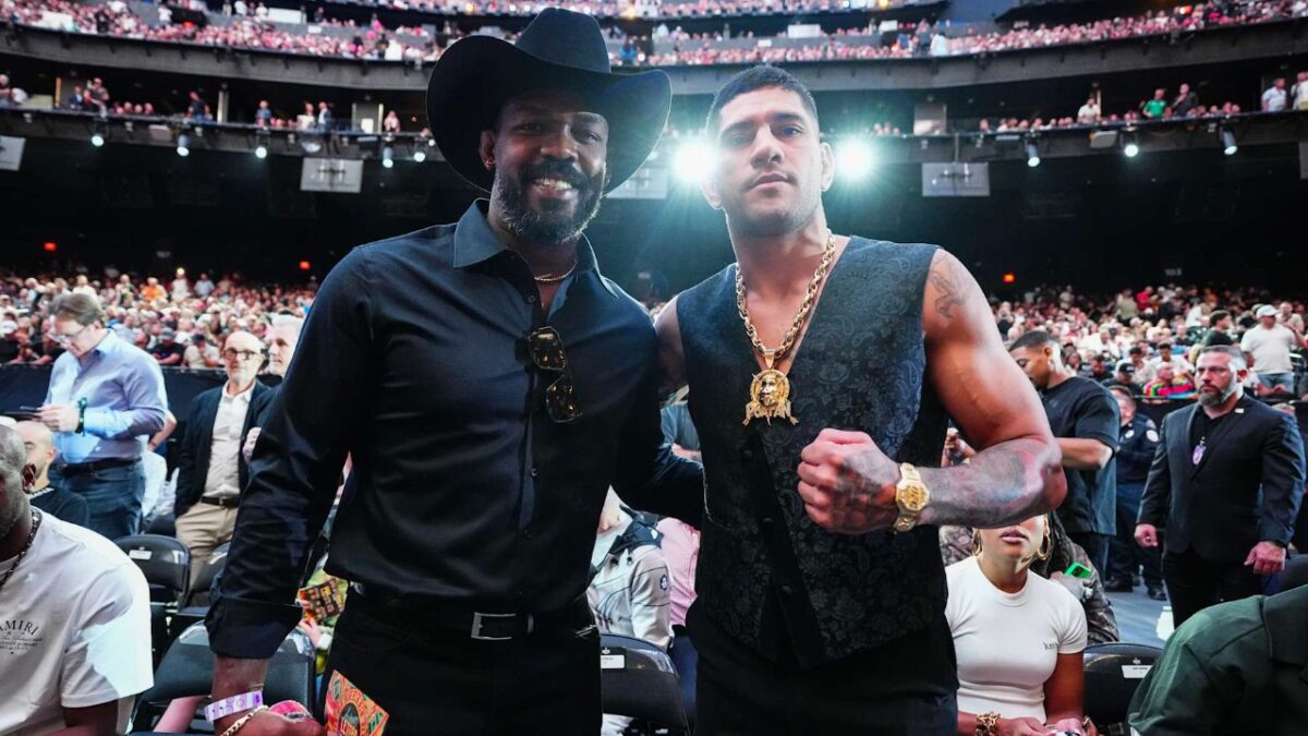 Alex Pereira vs. Jon Jones 